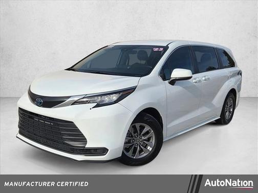 2023 Toyota Sienna LE