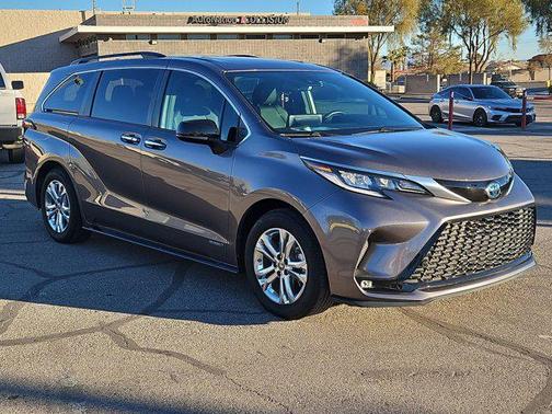 2021 Toyota Sienna XSE 7 Passenger