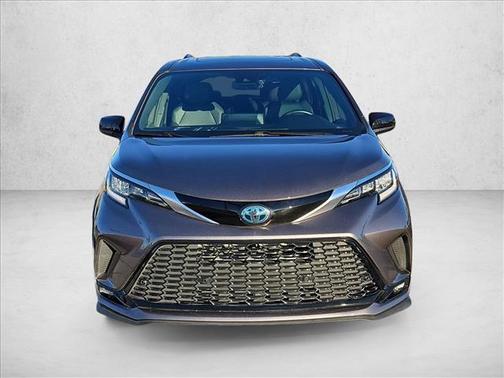 2021 Toyota Sienna XSE 7 Passenger