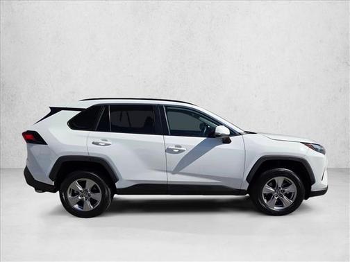 Ice Cap 2023 Toyota RAV4 XLE