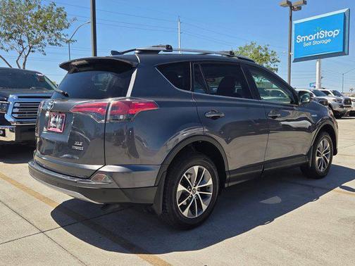 2017 Toyota RAV4 Hybrid XLE