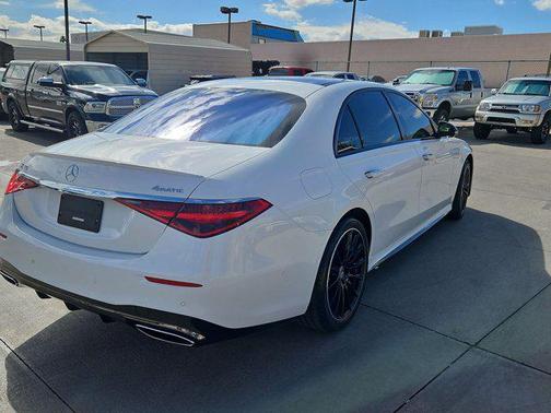 MANUFAKTUR Moonlight White Metallic 2025 Mercedes-Benz S-Class 4MATIC