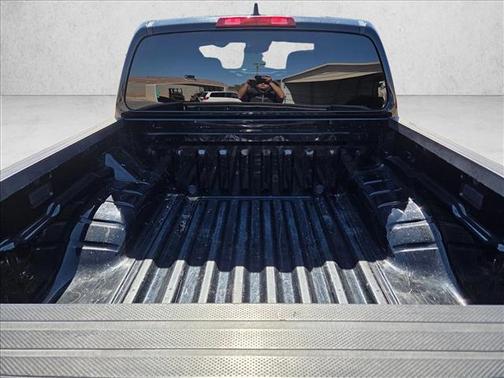 Super Black 2022 Nissan Frontier SV