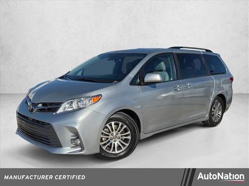 2020 Toyota Sienna XLE