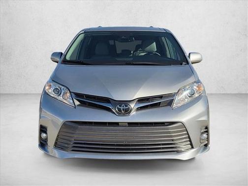 2020 Toyota Sienna XLE
