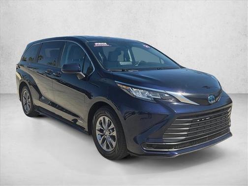 2021 Toyota Sienna LE