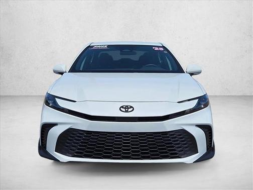 Ice Cap 2025 Toyota Camry SE