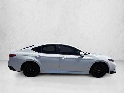 Ice Cap 2025 Toyota Camry SE