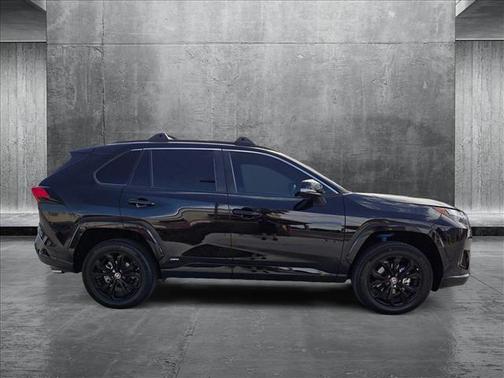 2022 Toyota RAV4 Hybrid SE