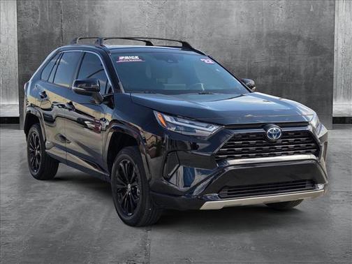 2022 Toyota RAV4 Hybrid SE