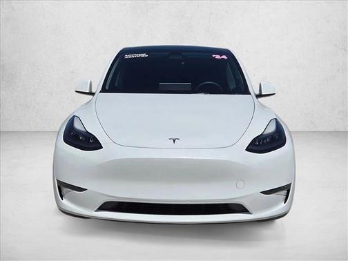 Pearl White Multi-Coat 2024 Tesla Model Y Performance Dual Motor All-Wheel Drive