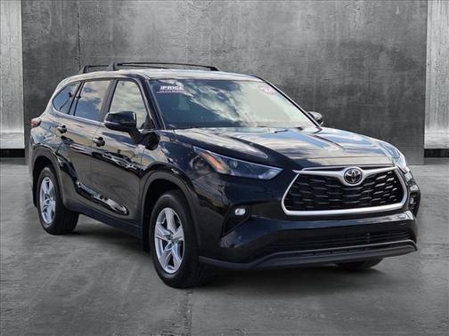 2024 Toyota Highlander LE