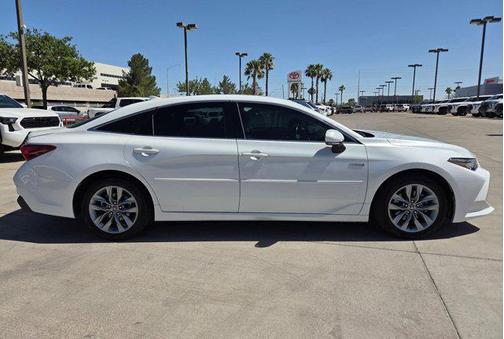 Wind Chill Pearl 2019 Toyota Avalon Hybrid XLE