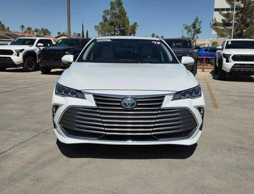 Wind Chill Pearl 2019 Toyota Avalon Hybrid XLE