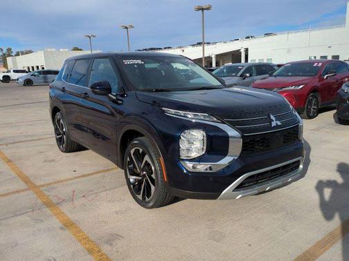 2022 Mitsubishi Outlander SE