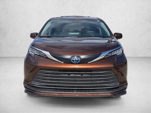 2022 Toyota Sienna LE
