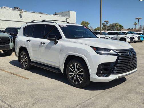 Eminent White Pearl 2023 Lexus LX 600 Premium