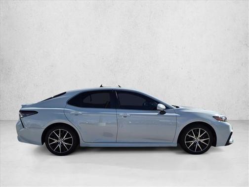 Ice Edge 2023 Toyota Camry SE