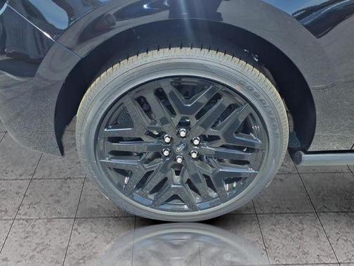 AGATE BLACK METALLIC 2026 Ford Expedition Max Platinum