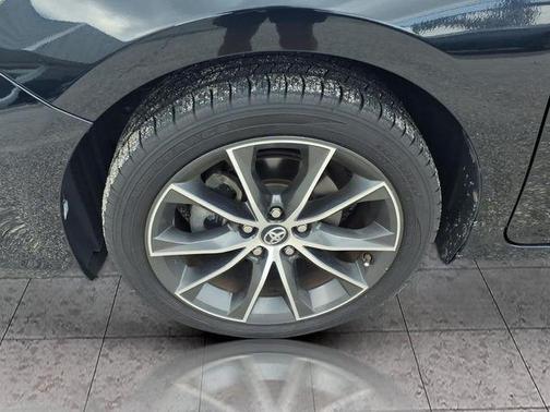 Midnight Black Metallic 2016 Toyota Camry XSE