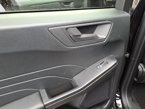 AGATE BLACK METALLIC 2026 Ford Escape Active