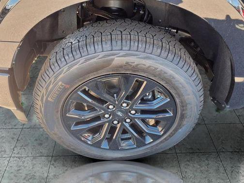 AGATE BLACK METALLIC 2026 Ford F-150 XLT