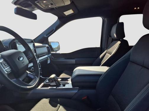 AGATE BLACK METALLIC 2026 Ford F-150 XLT