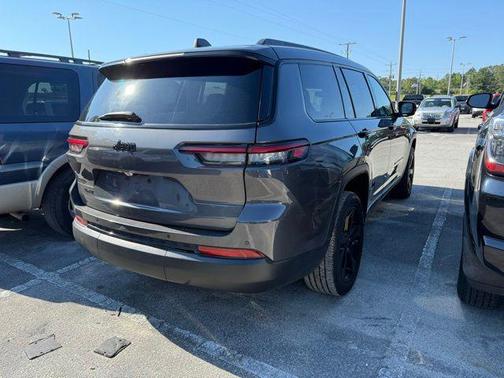 Baltic Gray Metallic Clearcoat 2023 Jeep Grand Cherokee L Altitude