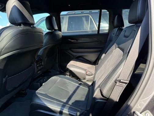 Baltic Gray Metallic Clearcoat 2023 Jeep Grand Cherokee L Altitude