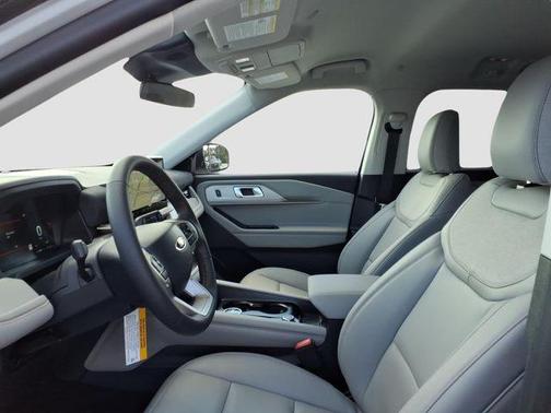 SPACE WHITE METALLIC 2026 Ford Explorer Active w/200A Pkg