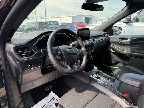 AGATE BLACK METALLIC 2025 Ford Escape ST-Line