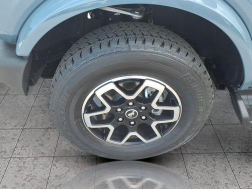 AZURE GRAY MET TRI-COAT 2025 Ford Bronco Outer Banks