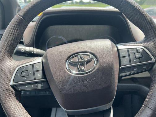 2022 Toyota Sienna Platinum 7 Passenger
