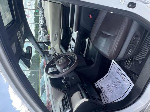 2022 Toyota Sienna Platinum 7 Passenger