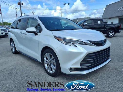 2022 Toyota Sienna Platinum 7 Passenger