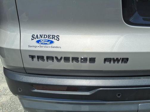 Sandstone Gray 2026 Chevrolet Traverse AWD Z71