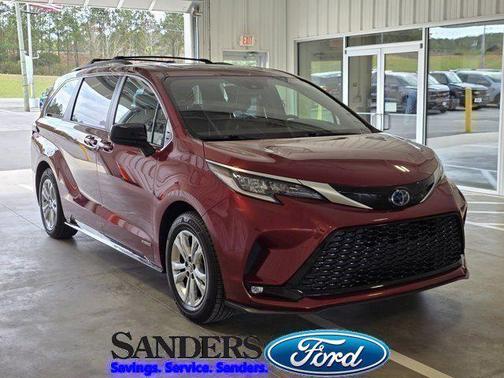 2021 Toyota Sienna XSE 7 Passenger