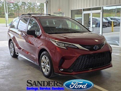 2021 Toyota Sienna XSE 7 Passenger