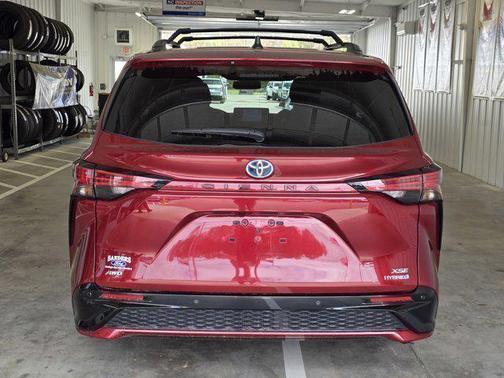 2021 Toyota Sienna XSE 7 Passenger