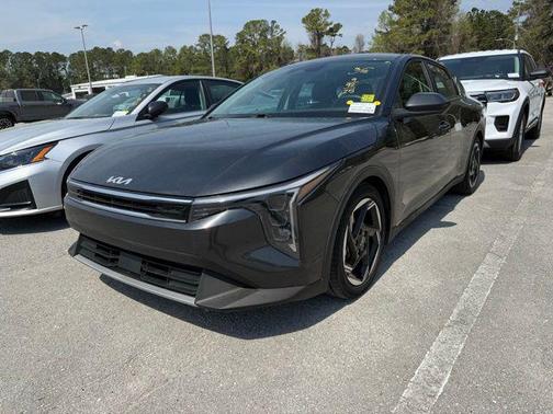 Interstellar Gray 2025 Kia K4 EX