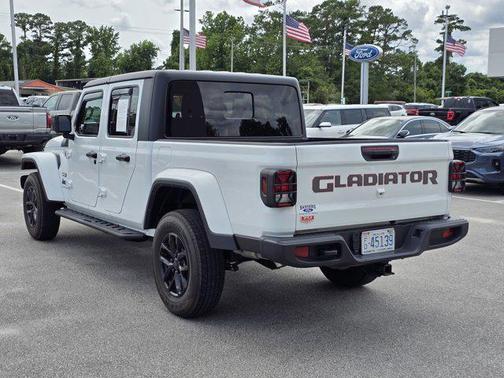 2023 Jeep Gladiator Sport S