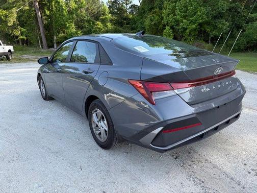 Ecotronic Gray 2025 Hyundai ELANTRA SE