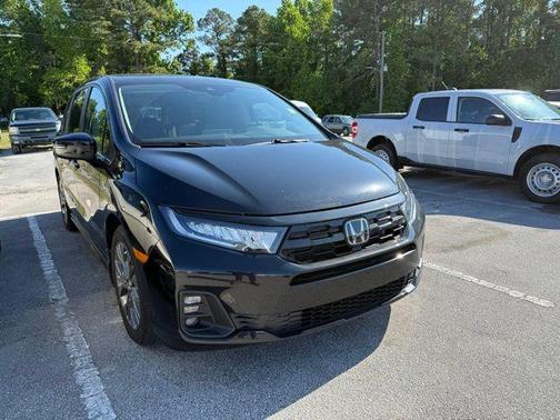 Crystal Black Pearl 2025 Honda Odyssey Touring