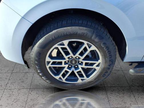 2025 Ford Expedition Max Active 4x2