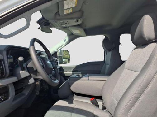 OXFORD WHITE 2026 Ford F-250 XL