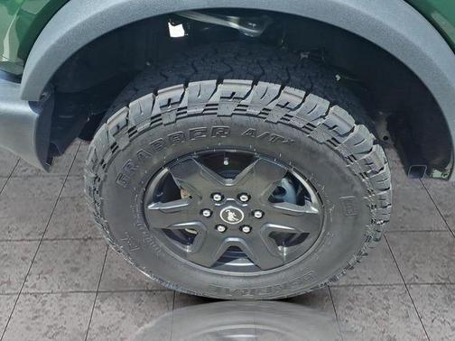 ERUPTION GREEN METALLIC 2025 Ford Bronco Big Bend