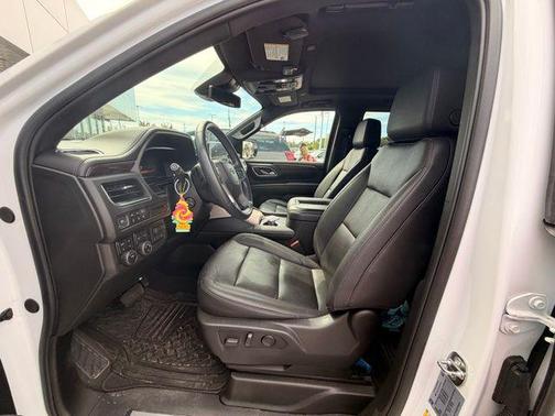 Summit White 2024 Chevrolet Suburban 4WD Z71