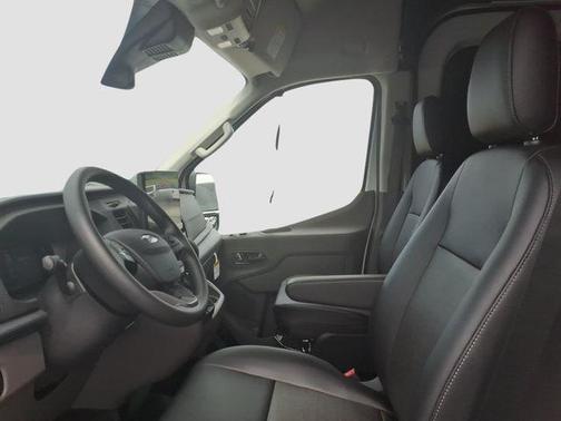 OXFORD WHITE 2026 Ford Transit-250 Base