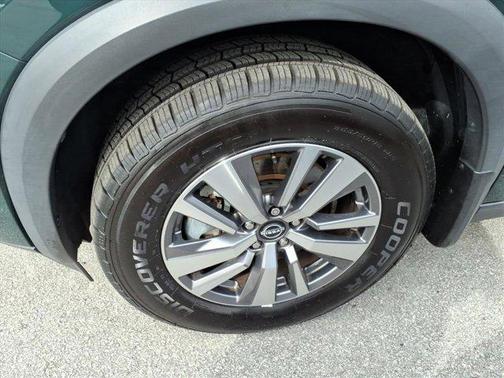 2023 Nissan Pathfinder SL 4WD
