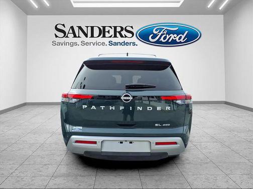 2023 Nissan Pathfinder SL 4WD